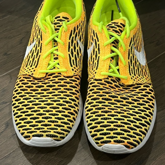 Nike Vibrant Yellow and Black Sneakers - Picture 3 of 5